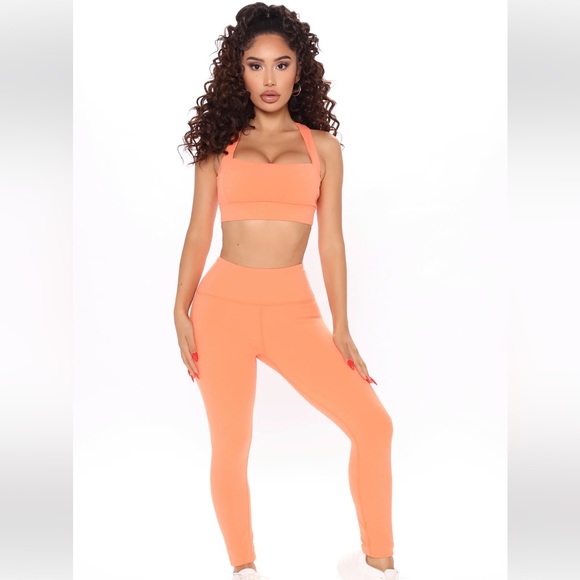 2 Piece Sport Bra and Leggings Set - Picture 1 of 5